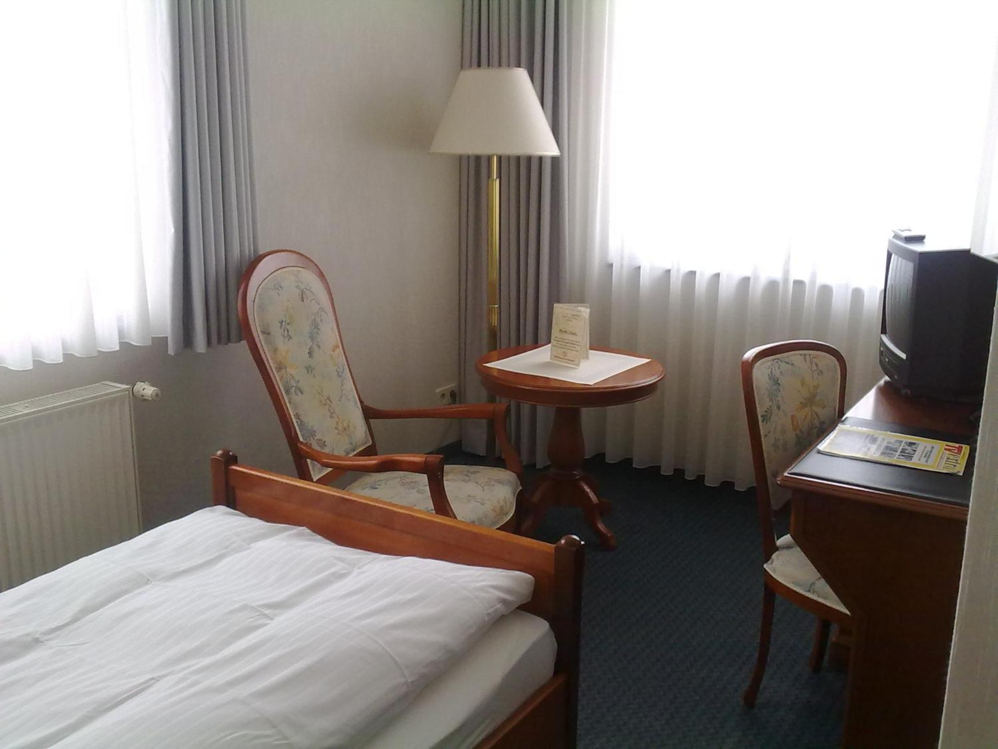 Hotel Ascania Ашерслебен Экстерьер фото